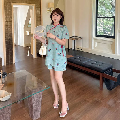 Plus Size Short-Sleeve Stand Collar Patterned Contrast Trim Tie Waist Blouse / Elastic Waist Wide Leg Shorts