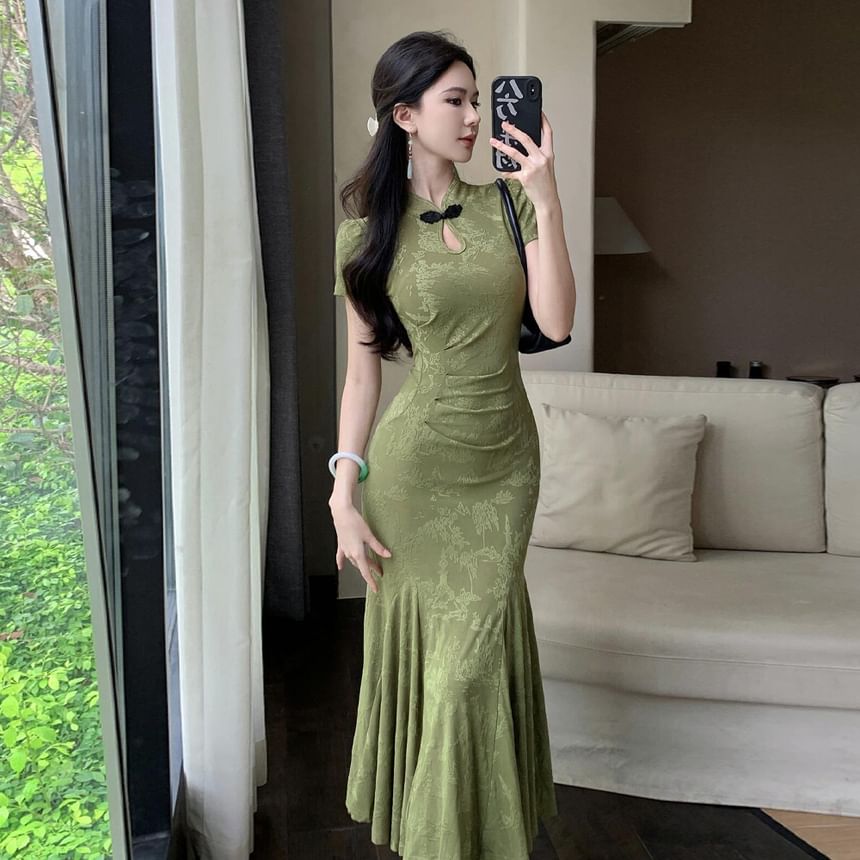 Short-Sleeve Jacquard Cutout Midi Mermaid Qipao