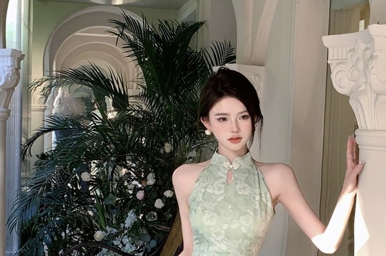 Sleeveless Floral Slit Maxi Qipao