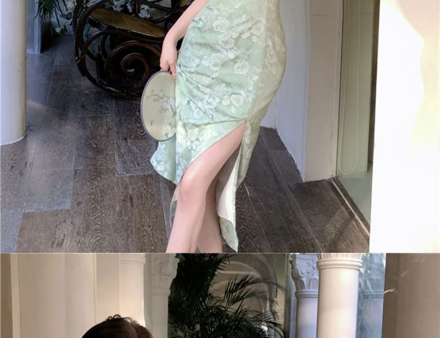 Sleeveless Floral Slit Maxi Qipao