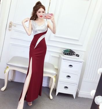 Sleeveless V-Neck Sequin Panel Open Back Slit Mermaid Evening Dress