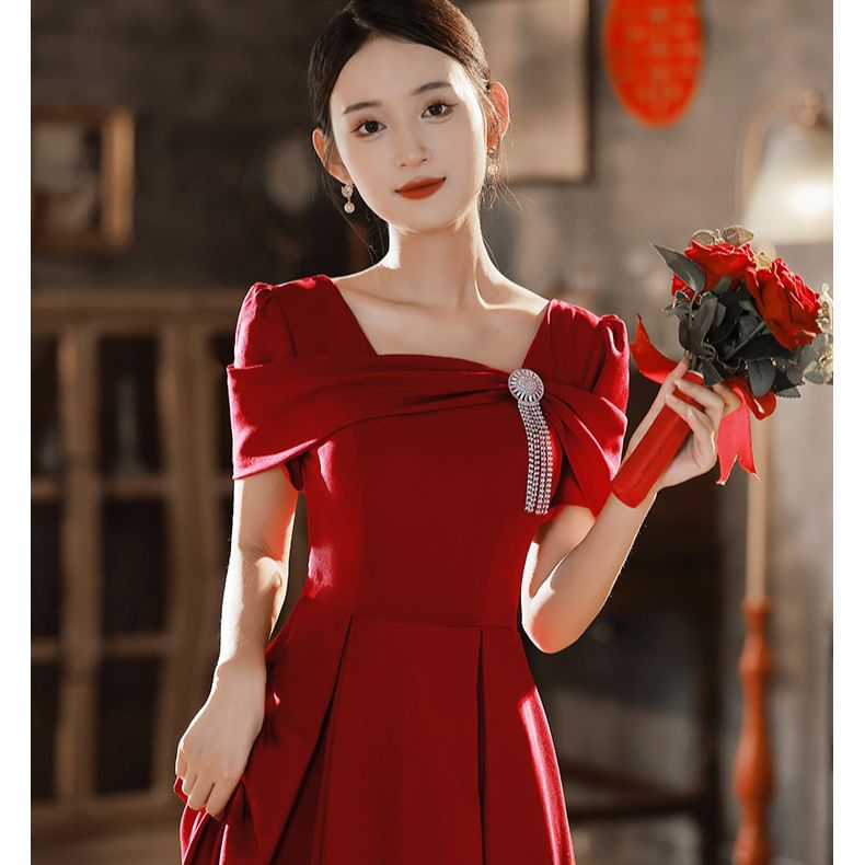 Short-Sleeve Square Neck Plain Rhinestone Accent Midi A-Line Cocktail Dress