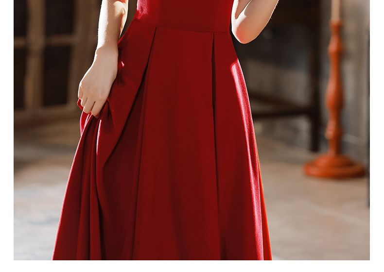 Short-Sleeve Square Neck Plain Rhinestone Accent Midi A-Line Cocktail Dress