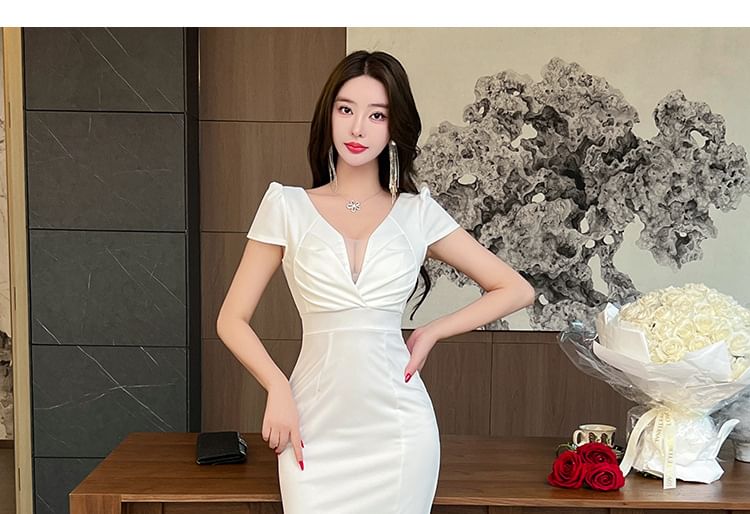 Short-Sleeve Plunge Plain Slit Mermaid Evening Dress