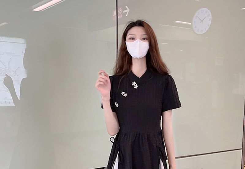 Short-Sleeve Two Tone Panel Midi A-Line Qipao