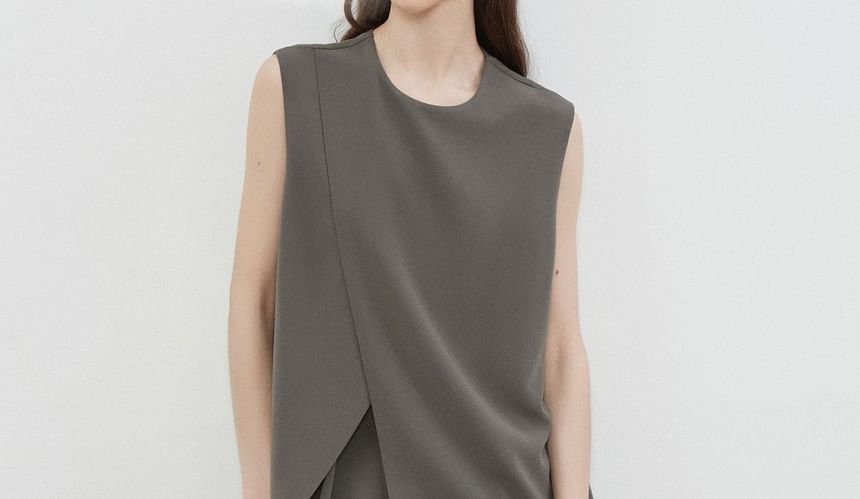 Asymmetric Sleeveless Top / High-Waisted Straight Pants