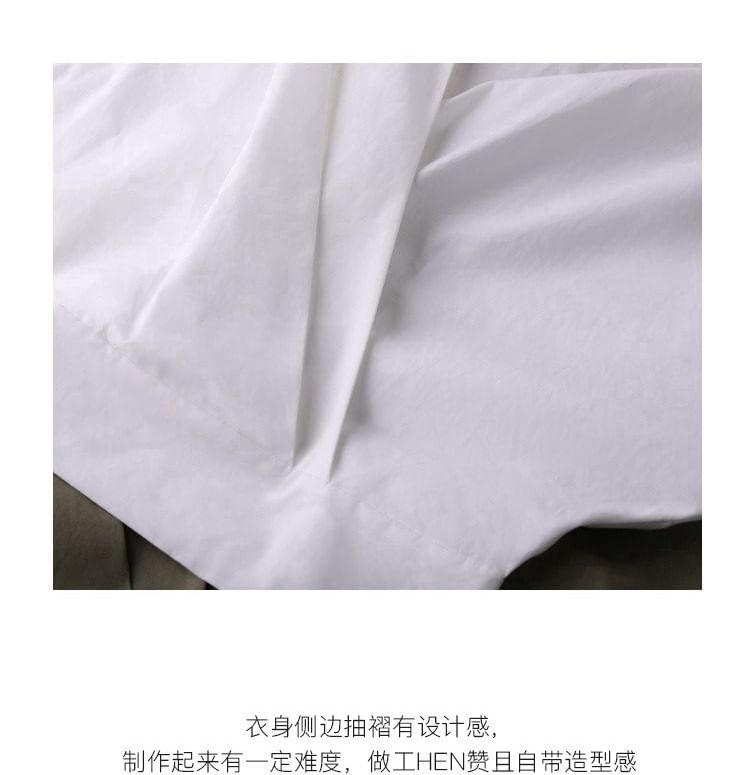Plain V-Neck Puff-Sleeved Blouse
