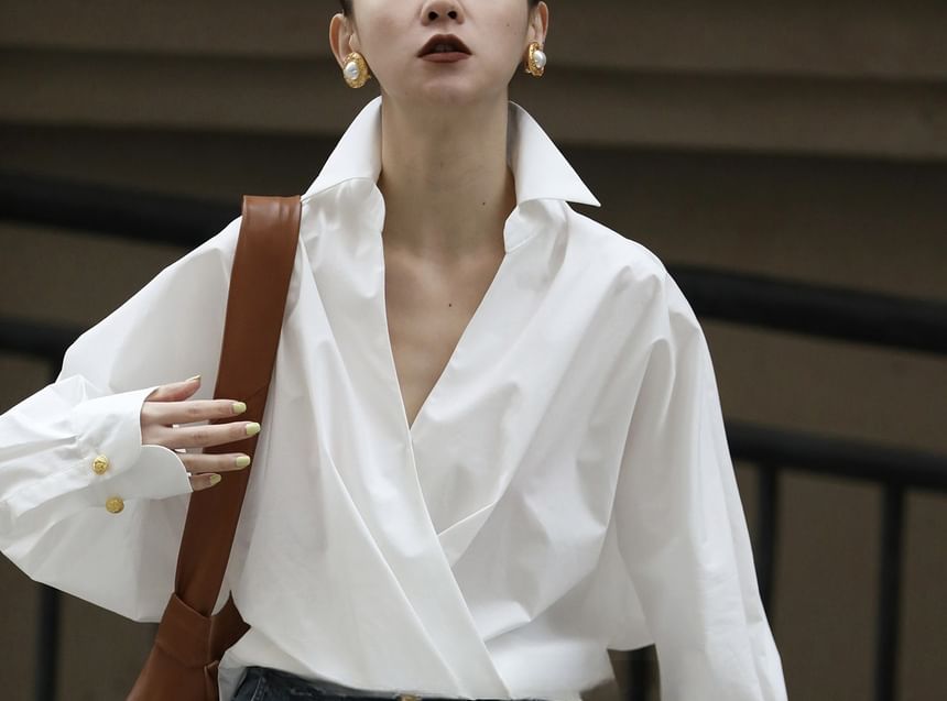 Plain V-Neck Puff-Sleeved Blouse
