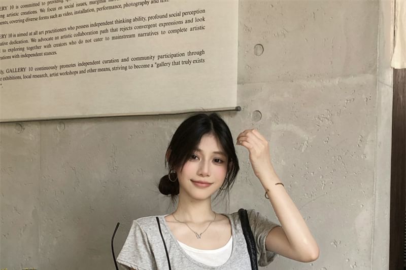 Mock Two-Piece Round-Neck Short-Sleeved Tee
