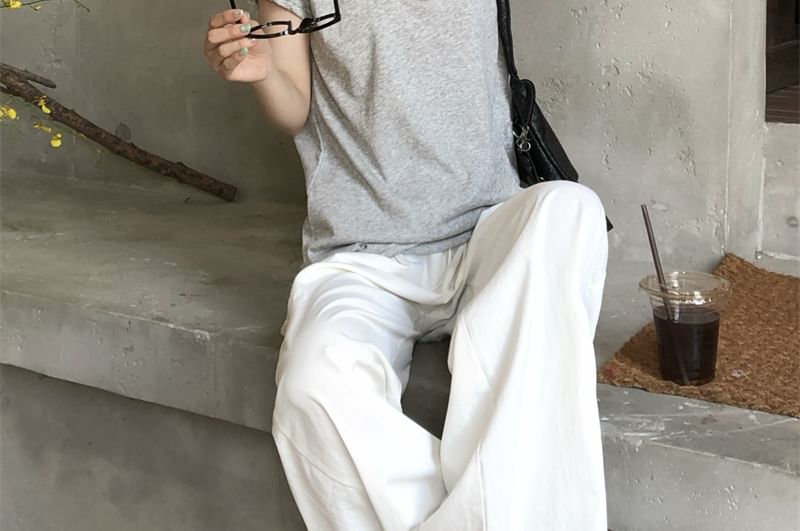 Mock Two-Piece Round-Neck Short-Sleeved Tee