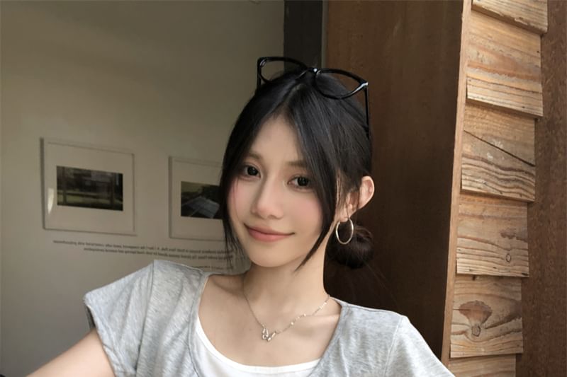 Mock Two-Piece Round-Neck Short-Sleeved Tee