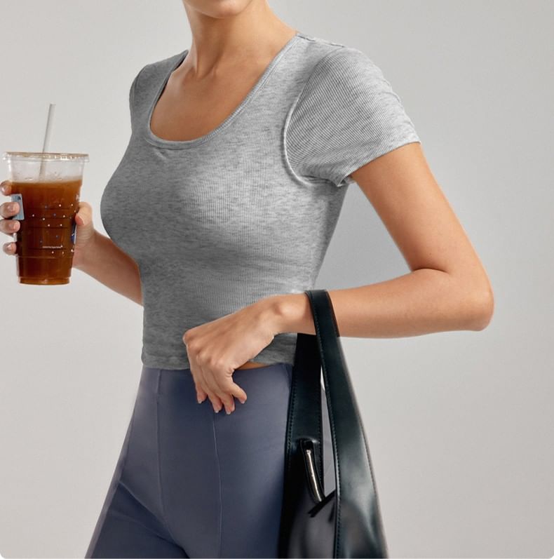 Plain Padded Scoop Neck Short-Sleeved Tee