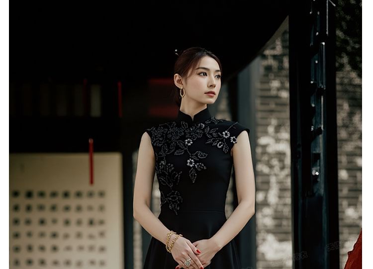 A-Line Evening Embroidered Floral Gown Neck Mock Sleeveless