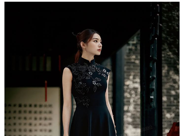 Sleeveless Mock Neck Floral Embroidered A-Line Evening Gown