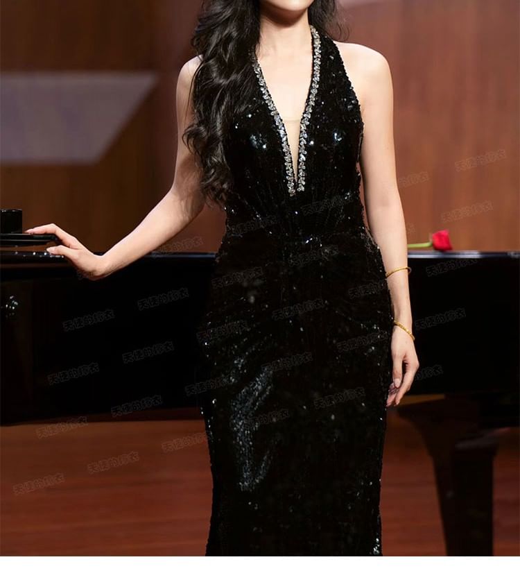 Sleeveless V-Neck Rhinestone Glitter A-Line Evening Gown