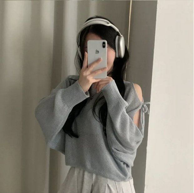 Round-Neck Cold-Shoulder Plain Long-Sleeve Sweater