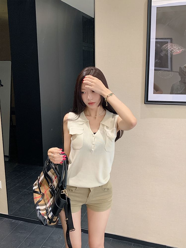 Collared V-Neck Knit Top with Sleeveless Plain Flap Pocket and Refined Style