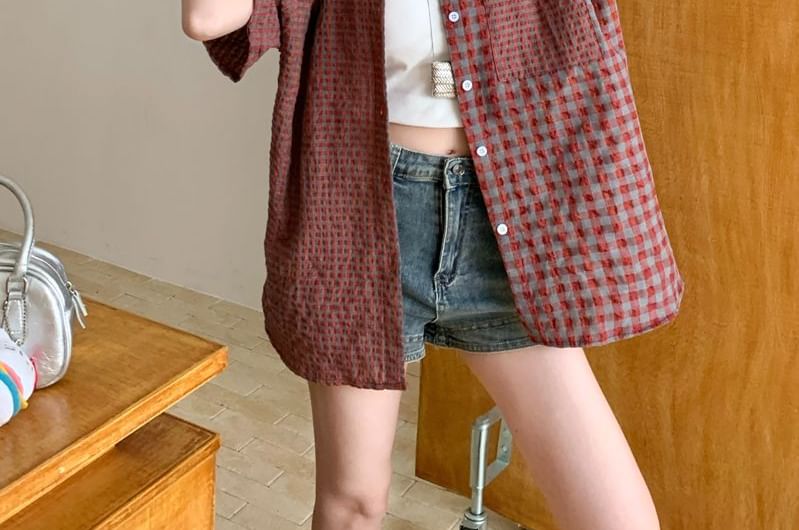 Short-Sleeved Plaid Shirt with Pocket Detail
