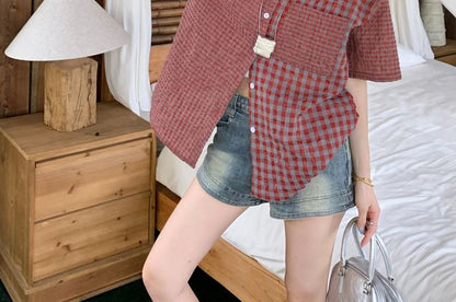 Short-Sleeved Plaid Shirt with Pocket Detail