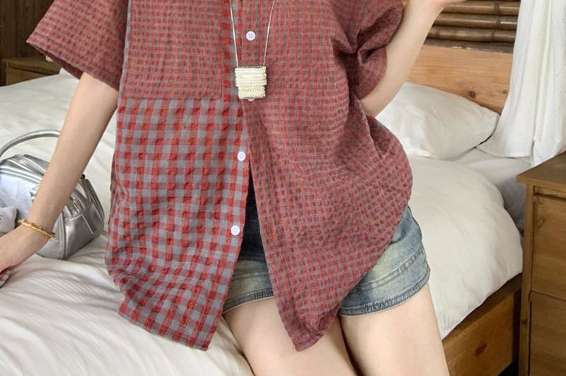 Short-Sleeved Plaid Shirt with Pocket Detail
