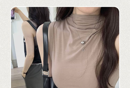 Sleeveless Plain Neck Top Mock