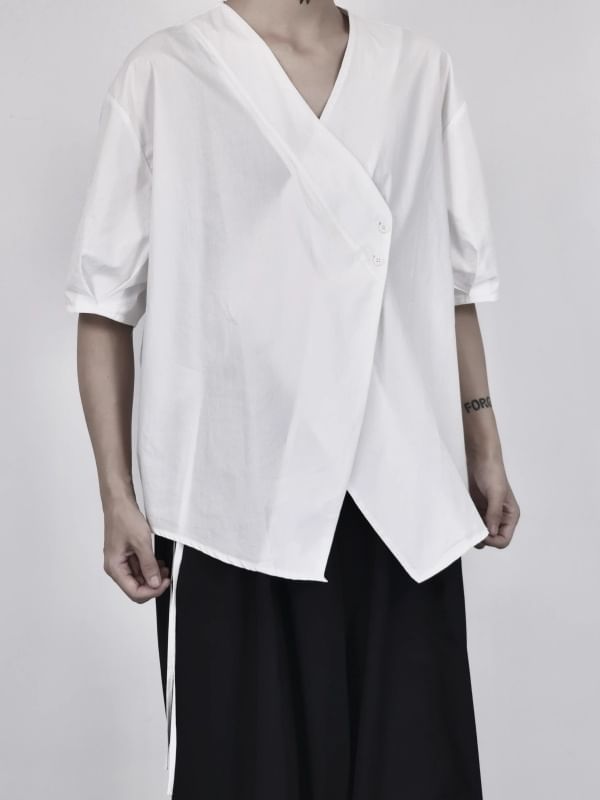 Plain Shirt with Short Sleeves and Flattering V-Neckline Cut