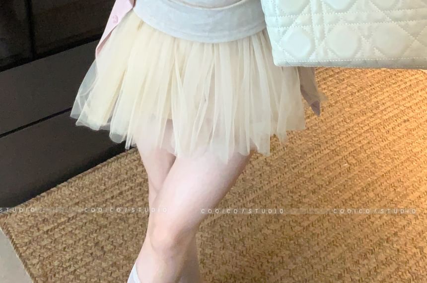 Lace Trim Light Jacket Over Cami