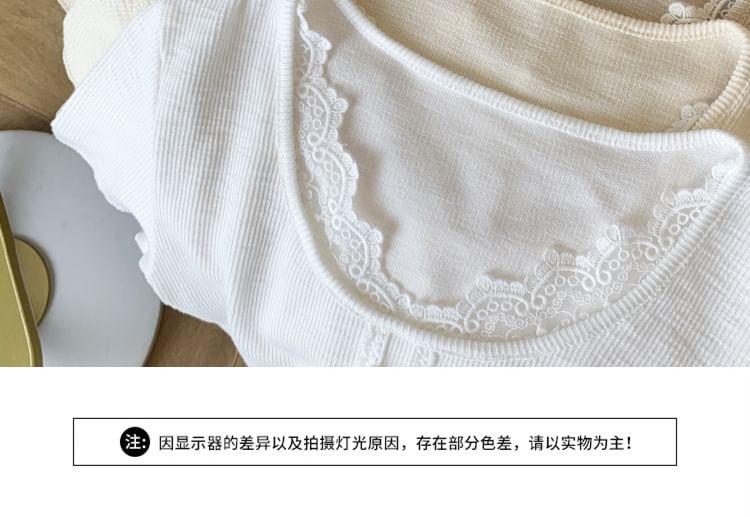 Scoop Neck Lace Trim Tee
