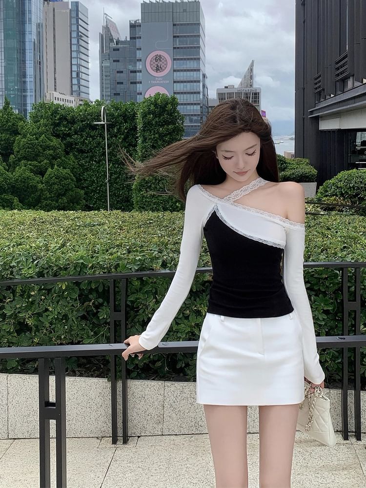 One-Shoulder Two Tone Lace Tee