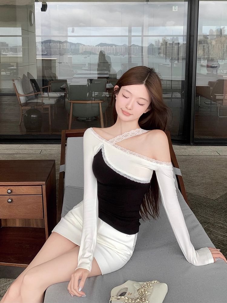 One-Shoulder Two Tone Lace Tee
