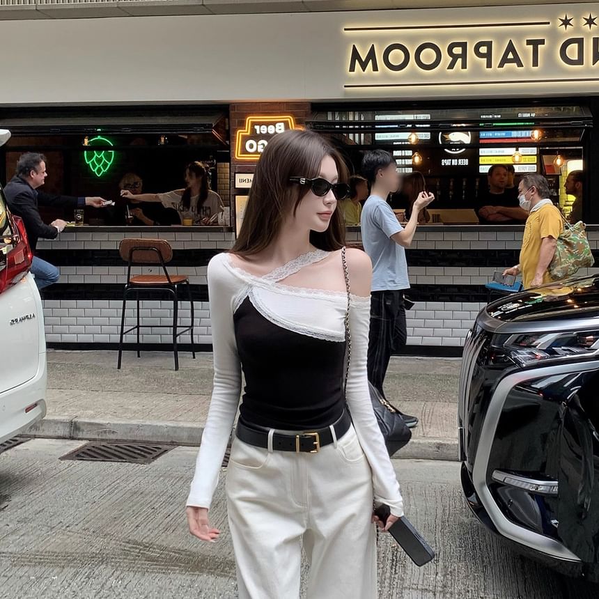 One-Shoulder Two Tone Lace Tee