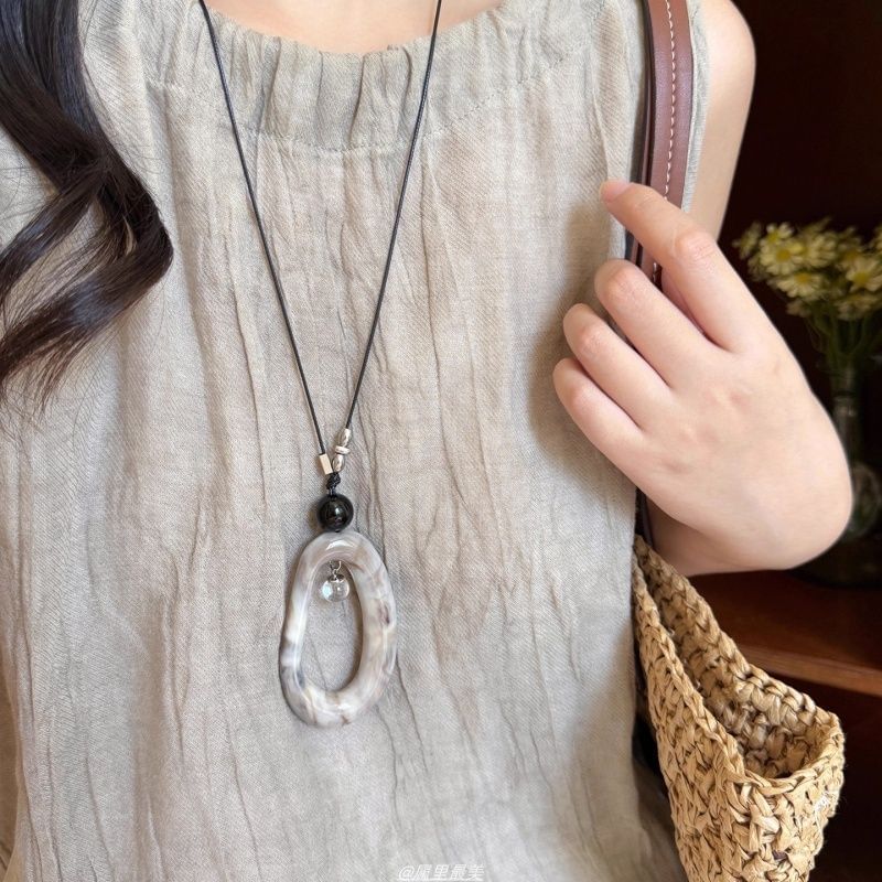 Pendant Necklace Cord Hoop Irregular Resin