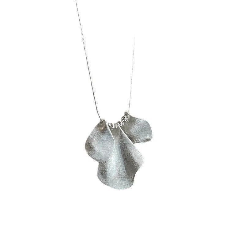 Alloy Brushed Petal Pendant Necklace