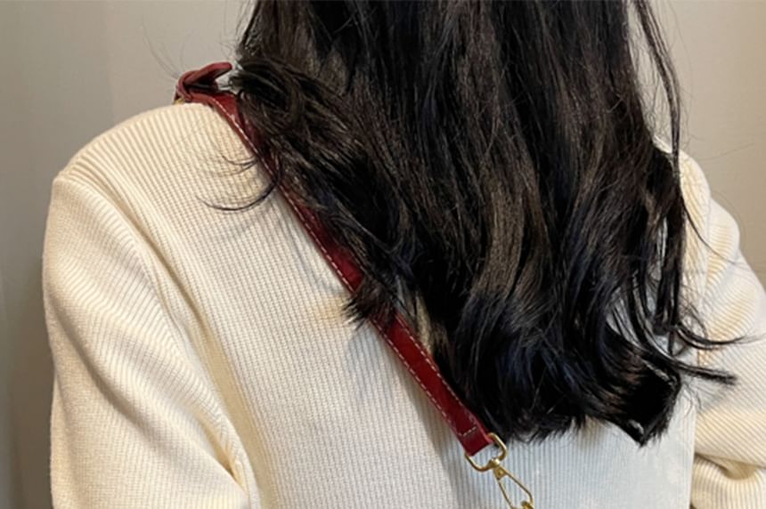 Faux Crossbody Buckled Bag Leather Flap