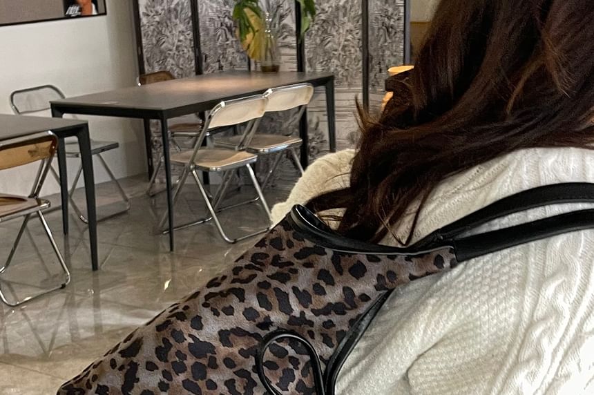 Bow Leopard Print Tote Bag