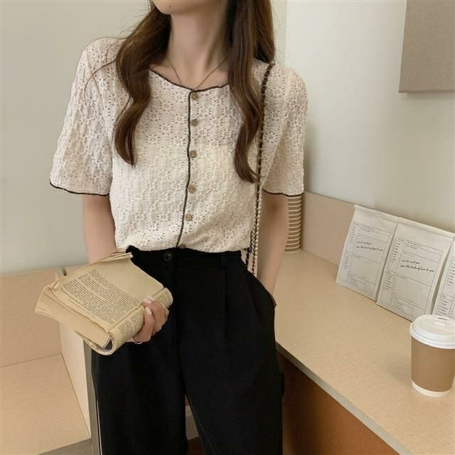 Puff-Sleeve Contrast Button-Up Lace Blouse