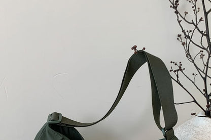 Plain Zip Shoulder Bag