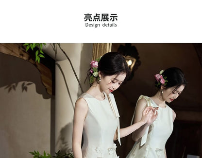 Sleeveless Round Neck Flower Accent Mesh Panel Maxi A-Line Wedding Dress