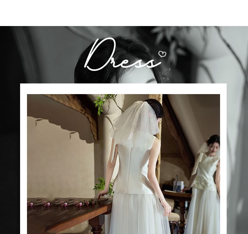 Sleeveless Round Neck Flower Accent Mesh Panel Maxi A-Line Wedding Dress