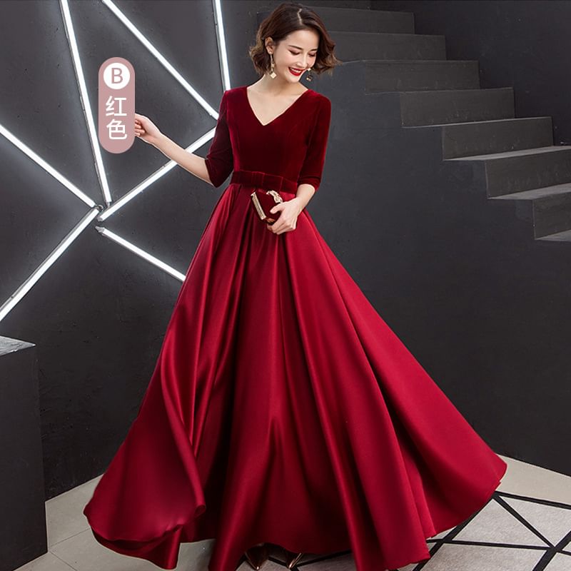 Velvet Evening V-Neck Short-Sleeve Gown A-Line Plain