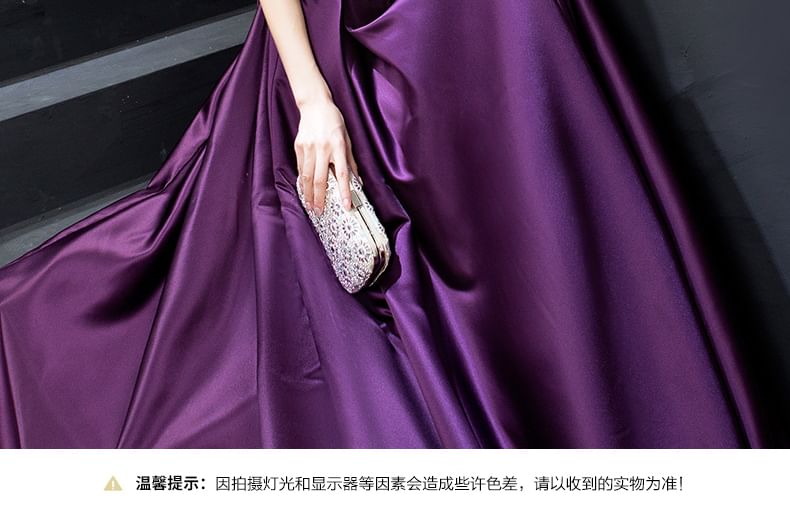 Velvet Evening V-Neck Short-Sleeve Gown A-Line Plain