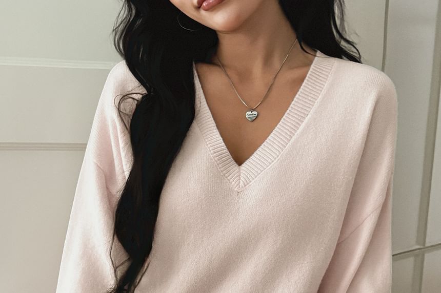 Plain Loose Fit V-Neck Extended Sleeve Knit Tee