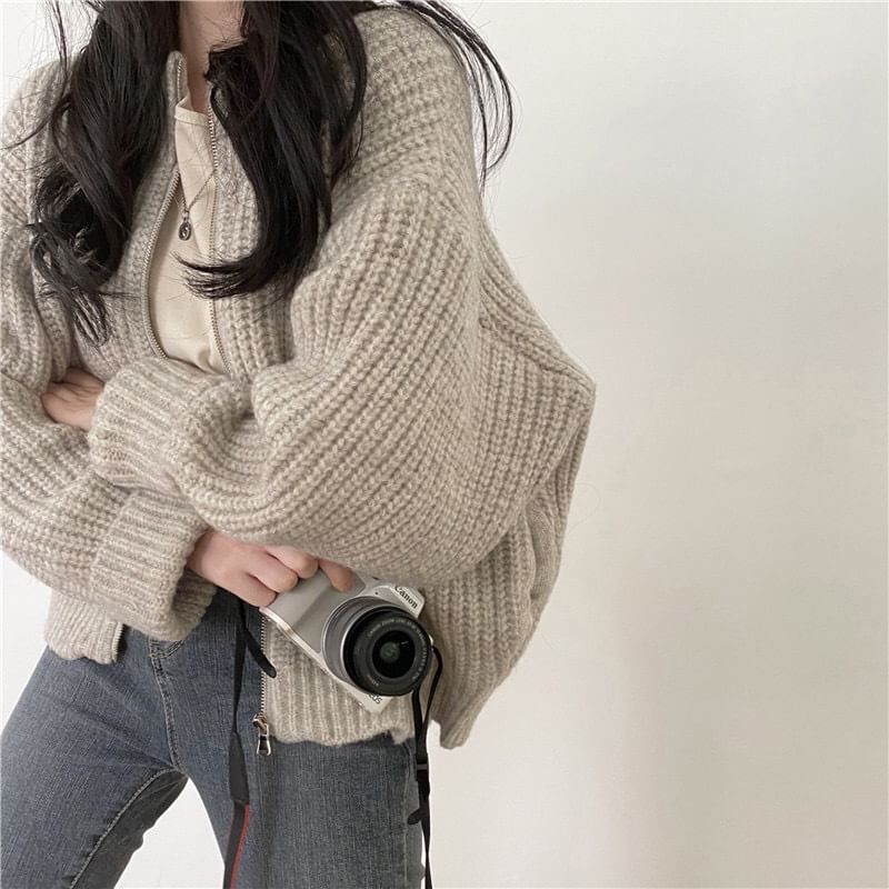 Crew Neck Zip-Up Chunky Knit Cardigan