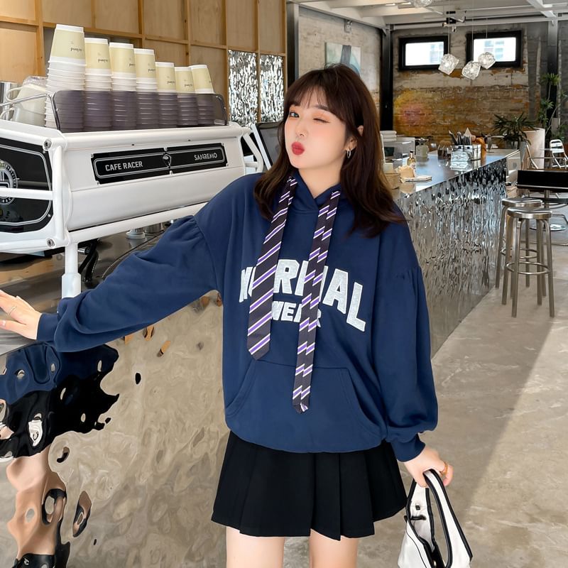 Plus Size Lettering Applique Necktie Hoodie