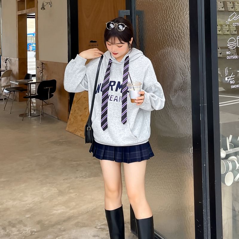 Plus Size Lettering Applique Necktie Hoodie