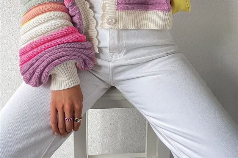 Scallop Trim V-Neck Button-Up Crop Cardigan