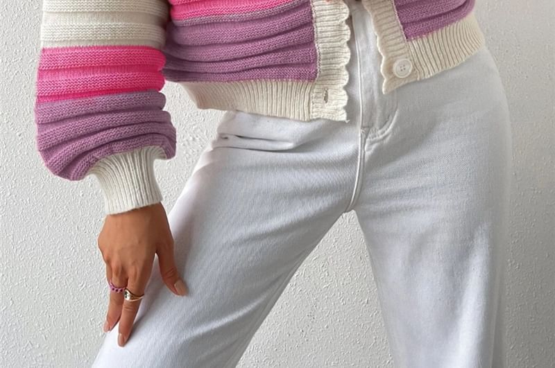 Scallop Trim V-Neck Button-Up Crop Cardigan