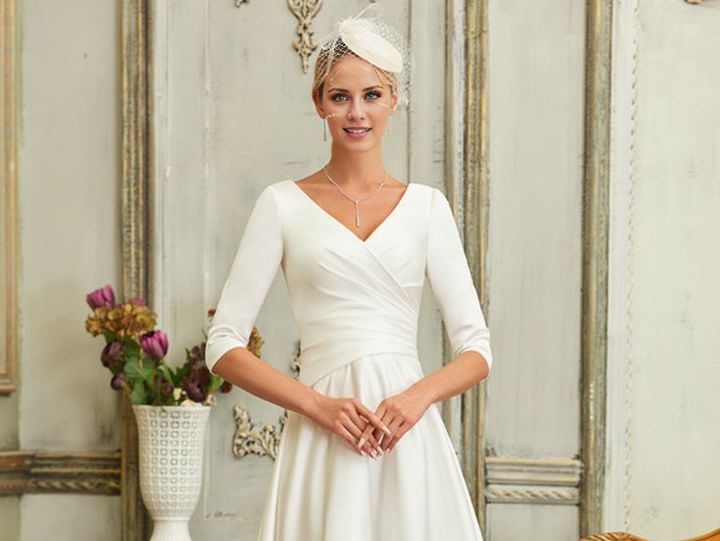 Elbow-Sleeve V-Neck Plain Cocktail Dress