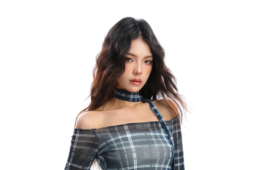 Plaid Off-Shoulder Slim-Fit Tee with Long Sleeves