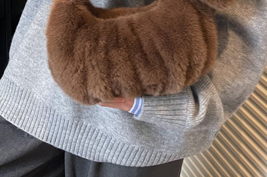 Plain Fluffy Shoulder Bag